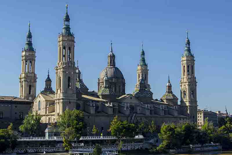 Zaragoza 04 - basílica del Pilar.jpg
